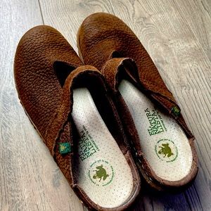 El Naturalista Clogs
